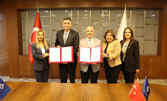 Hasan-Kalyoncu-Universitesi-ile-Gaziantep-Sanayi-Odasi-Arasinda-Isbirligi-Protokolu-Imzalandi1-scaled Hasan-Kalyoncu-Universitesi-ile-Gaziantep-Sanayi-Odasi-Arasinda-Isbirligi-Protokolu-Imzalandi1-scaled
